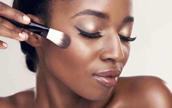 Maquillage-pour-peaux-noires-et-métisses